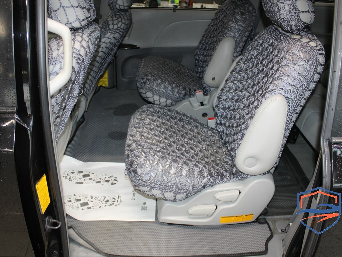 Toyota - Toyota Sienna III, 2012