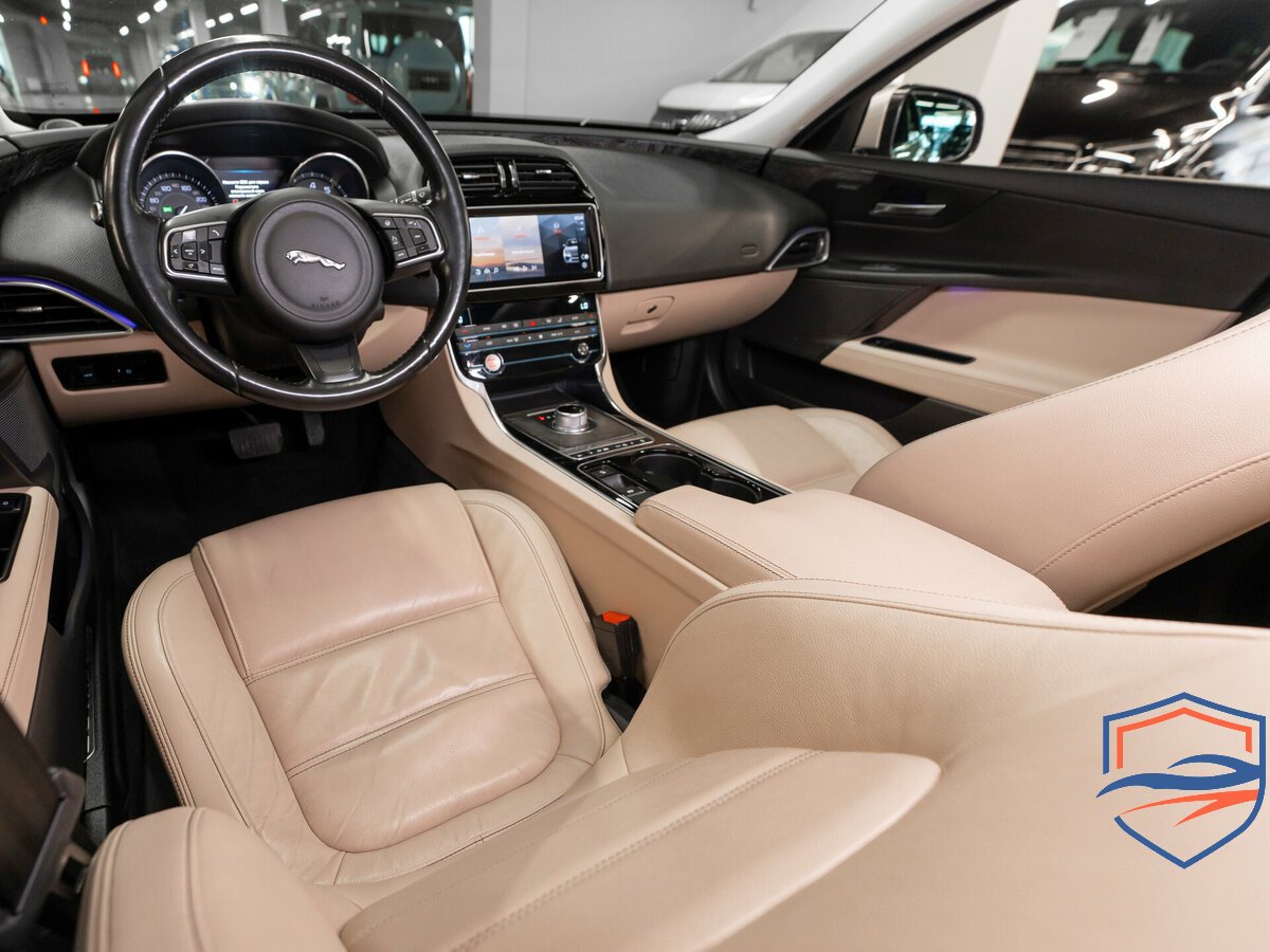 Jaguar - Jaguar XE I, 2015