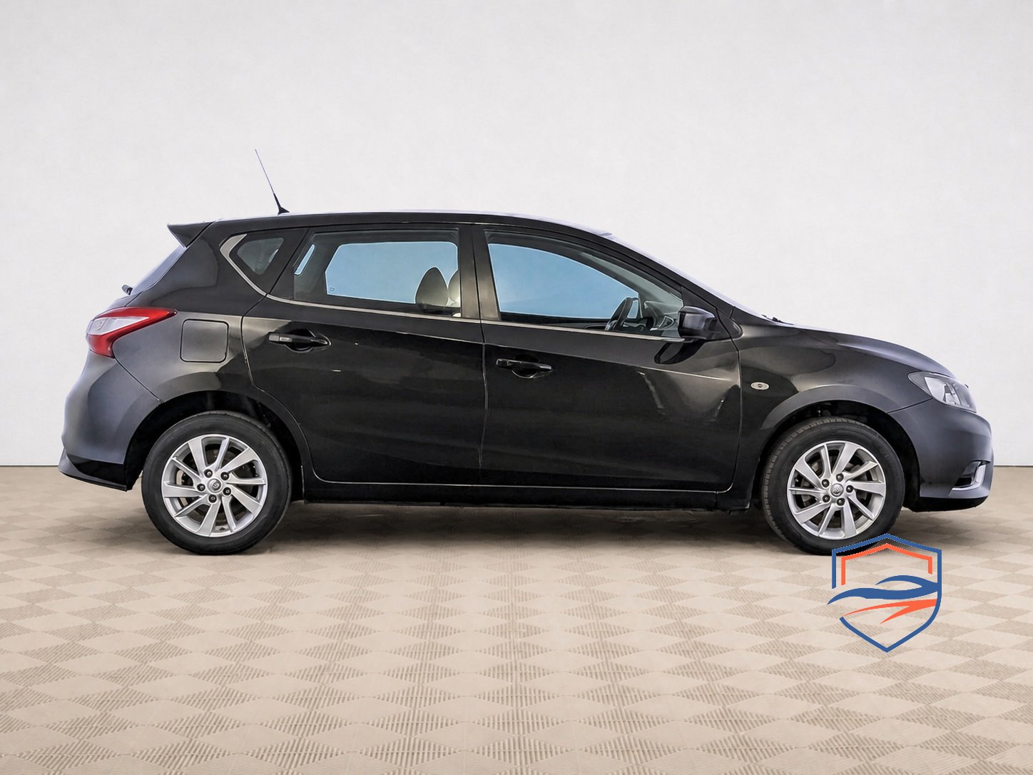 Nissan - Nissan Tiida II, 2015