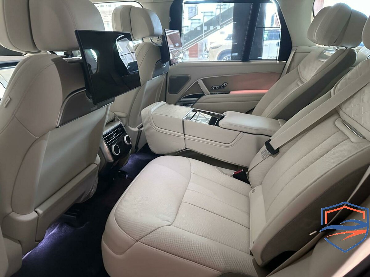 Land Rover - Land Rover Range Rover P615 MHEV V, 2023
