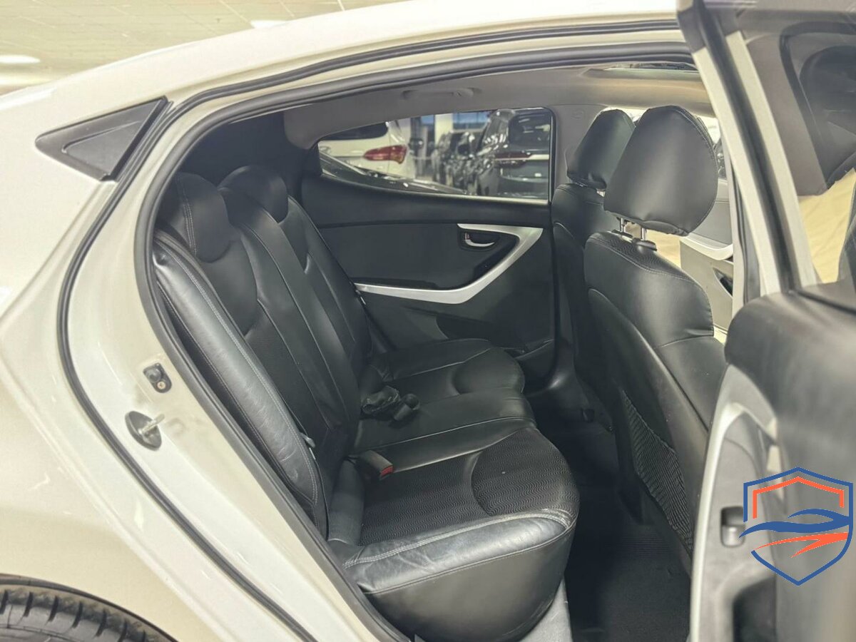Hyundai - Hyundai Avante V, 2012