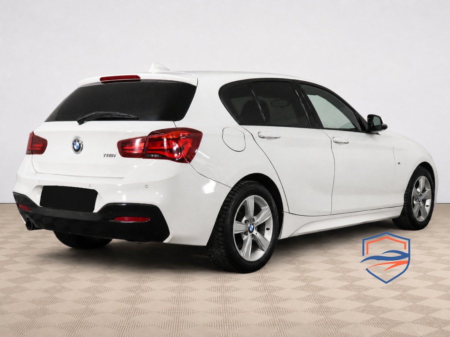 BMW - BMW 1 серии 118i II (F20/F21) Рестайлинг 2, 2019