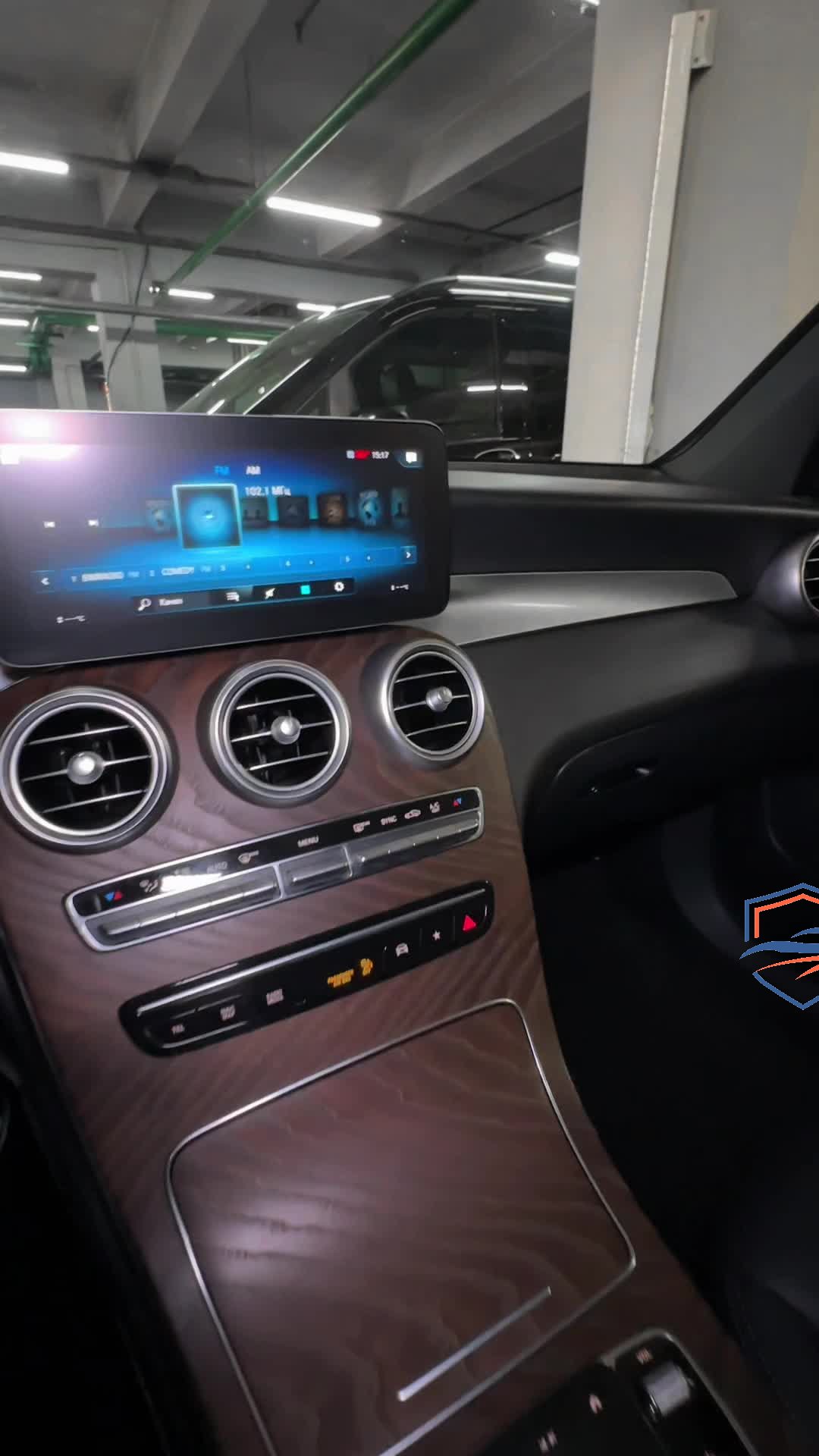 Mercedes-Benz - Mercedes-Benz GLC, 2020