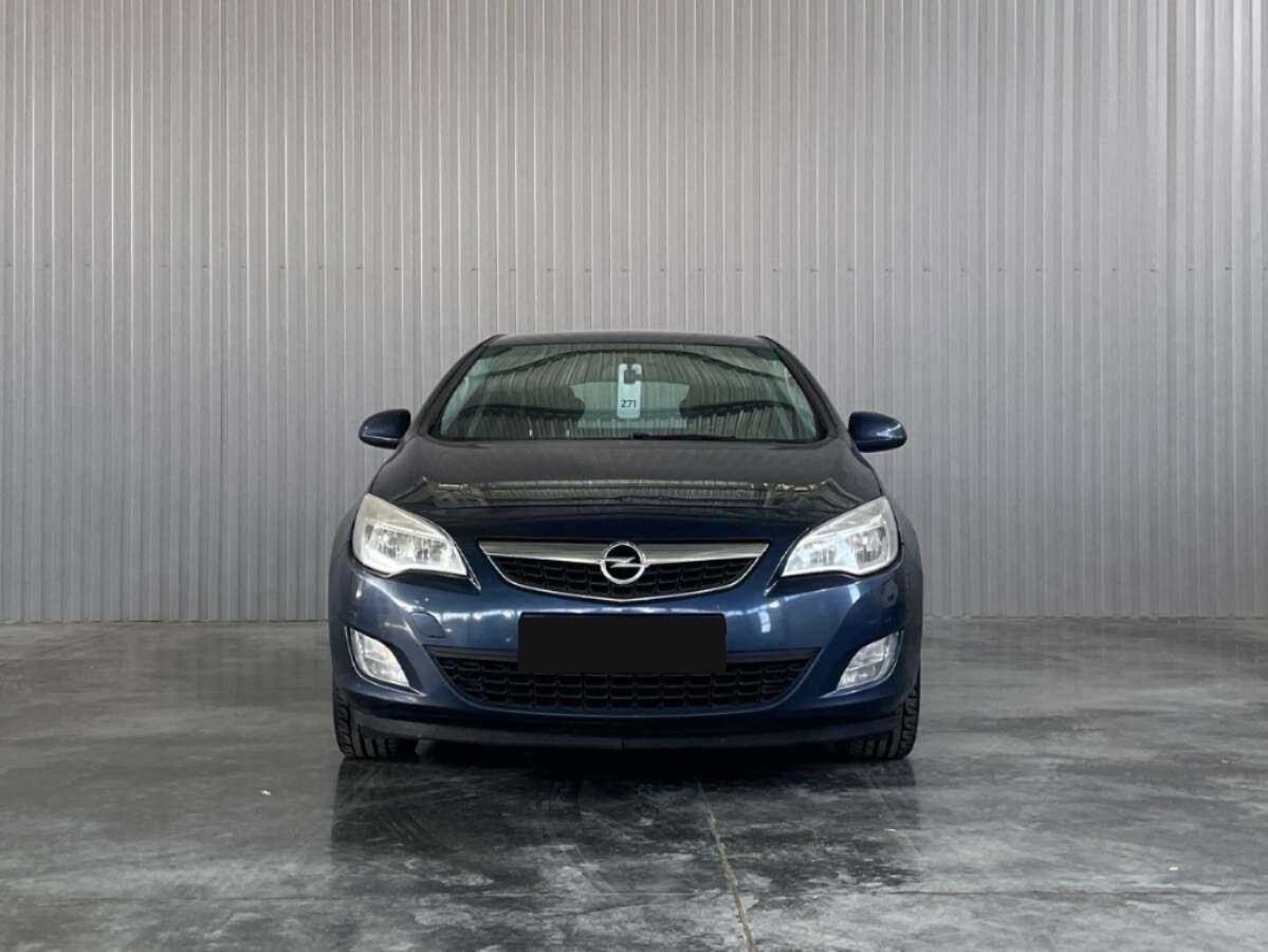 Opel - Opel Astra, 2011