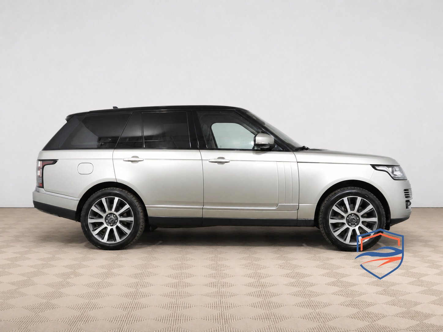 Land Rover - Land Rover Range Rover IV, 2015
