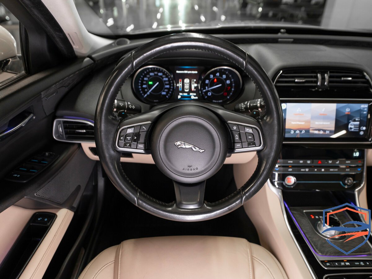 Jaguar - Jaguar XE I, 2015