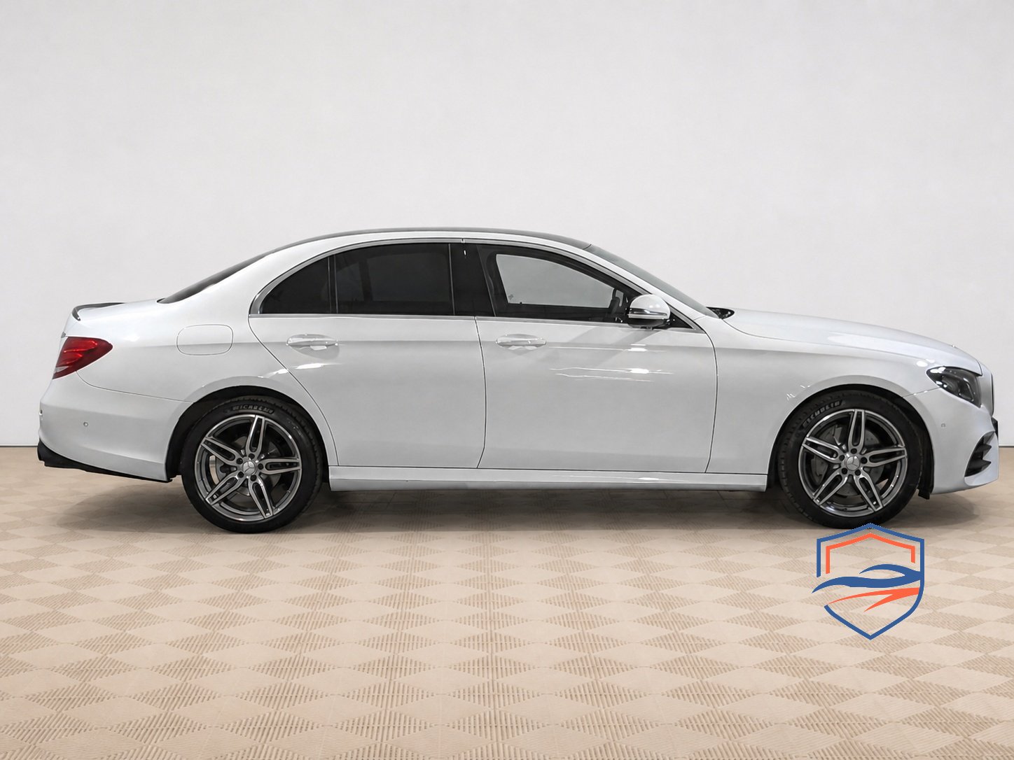 Mercedes-Benz - Mercedes-Benz E-Класс, 2020