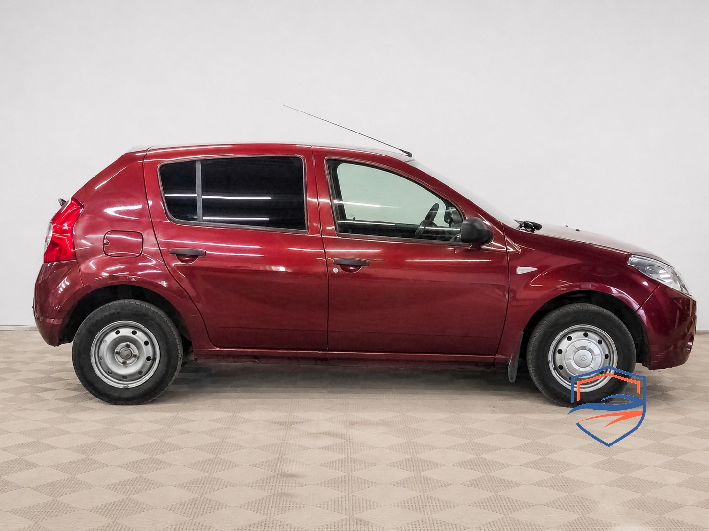 Renault - Renault Sandero, 2013