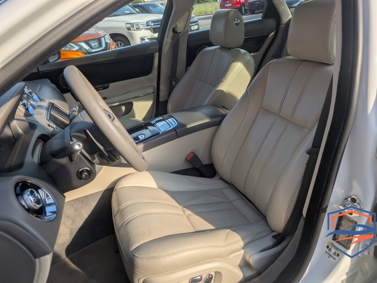 Jaguar - Jaguar XJ IV (X351), 2012